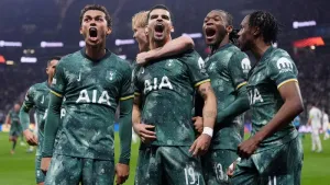 Dominic Solanke penalty sends Tottenham into Europa League semi-finals