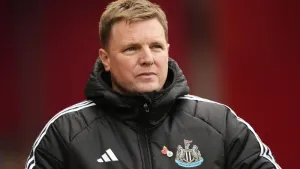 Eddie Howe congratulates Newcastle players from hospital bed after Man Utd win