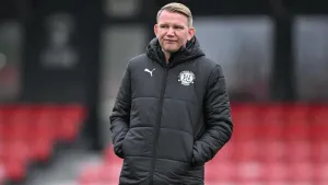 Fleetwood and Barrow play out goalless draw