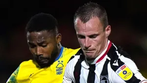 Harrogate hit back to deny Grimsby after Kieran Green scores from own half