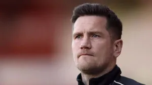 Lee Bell tells Crewe players he expects more from them