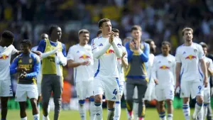 Leeds see off Preston to return to the top of the Championship