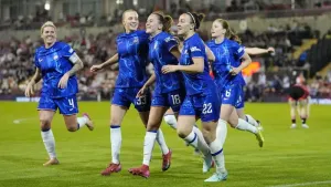 Lucy Bronze nets winner as Chelsea wrap up another Women’s Super League title