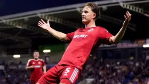 Nine-man Gillingham extend unbeaten run to 11 games after draw with Swindon