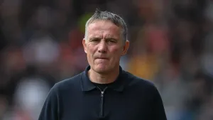 Phil Parkinson delight as Wrexham boost promotion bid in front of Ryan Reynolds