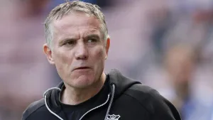 Phil Parkinson urges Wrexham players to enjoy promotion battle