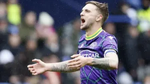 Reading keep up play-off push to leave Bristol Rovers on brink