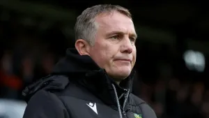 Wrexham boss Phil Parkinson ‘raging’ over refereeing decisions in Cambridge draw