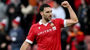 Wrexham drop out of top two after draw with Bristol Rovers