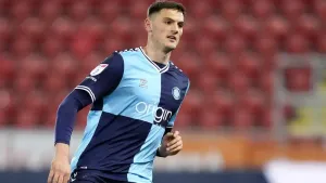 Wycombe leave it late to secure vital win over Stevenage