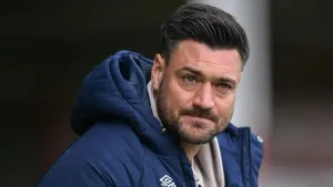 AFC Wimbledon beat Grimsby to secure play-off spot