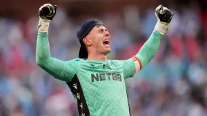 Dean Henderson shrugs off controversy to dedicate FA Cup win to late father