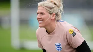 Millie Bright pulls out of England squad, Lotte Wubben-Moy named as replacement