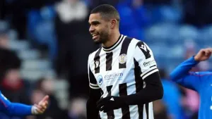 St Mirren keep slim European chances alive with victory at Dundee United