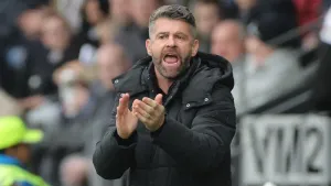 Stephen Robinson hails St Mirren’s ‘outstanding’ display at Dundee United