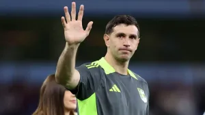 We will see – no Unai Emery assurances over future of tearful Emiliano Martinez