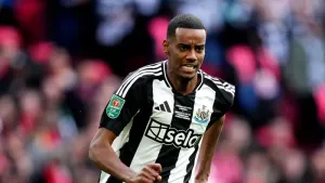 Alexander Isak considers flying the Magpies nest, report suggests