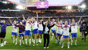 Fara Williams hopeful Sarina Wiegman will sign new contract as England manager