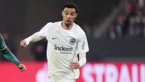 Hugo Ekitike meets new team-mates in Hong Kong the day after joining Liverpool