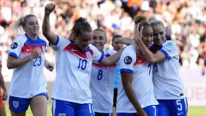 Lauren James has ‘something special’ to inspire England – Lucy Bronze