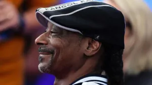 Snoop Dogg unveils Swansea kit in playful dig at Wrexham owner Ryan Reynolds