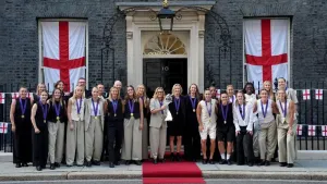 Tuesday’s briefing: England set for open-top bus parade as Carabao Cup kicks off