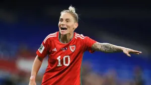 Veteran Jess Fishlock in no rush to make decision on Wales future