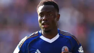 Abdul Fatawu scores stunning second-half winner as Leicester edge Charlton