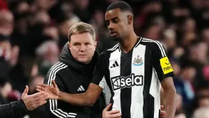 Alexander Isak told to report for Newcastle training after squad have gone