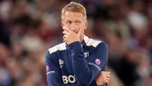 Chelsea thump West Ham to pile more pressure on Graham Potter