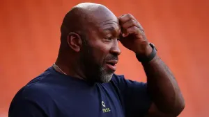 Darren Moore hails Port Vale for taking point at Burton despite early dismissal