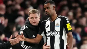 Eddie Howe says Alexander Isak future ‘irrelevant’ when Newcastle face Liverpool