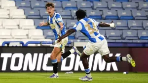 Huddersfield sink Leicester in shoot-out to set up trip to Sunderland