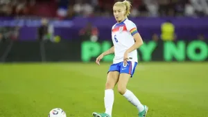 Leah Williamson misses Arsenal training camp in Germany due to knee injury