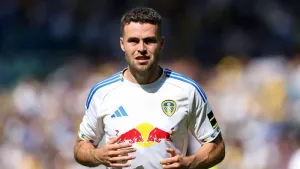 Leeds left-back Gabriel Gudmundsson impressed by Elland Road atmosphere