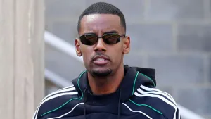 Liverpool boss Arne Slot refuses to be drawn on Alexander Isak speculation