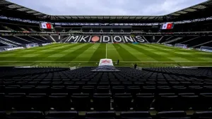 MK Dons and Oldham begin campaign with 0-0 draw