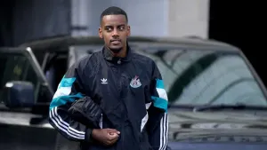 Monday briefing: Liverpool face hostile Newcastle trip amid Alexander Isak saga