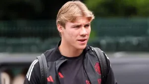 Rasmus Hojlund left out of Man Utd squad for Arsenal game amid exit speculation