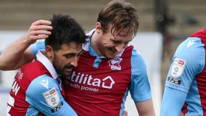 Alfie Beestin and Tyrell Sellars-Fleming earn Scunthorpe victory at Southend