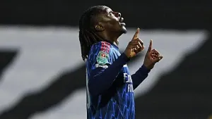 Eberechi Eze off the mark for Arsenal in cup win at Port Vale