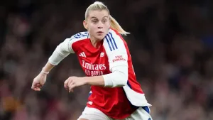 England forward Alessia Russo signs new long-term deal with Arsenal