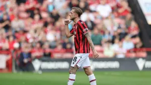 Four wins in a row for Walsall despite Charlie Lakin’s red against Chesterfield