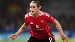 Grace Clinton moves to Manchester City on four-year deal