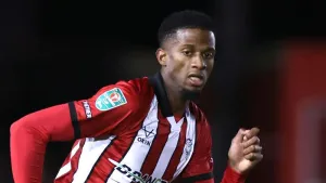 High-flying Lincoln ease past struggling Peterborough