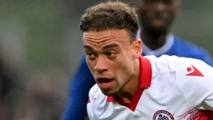 Isaac Sinclair’s goal proves decisive as Accrington climb off the bottom