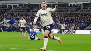 Jarrod Bowen helps Nuno Espirito Santo start West Ham reign with draw at Everton