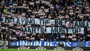 Rangers progress to Premier Sports Cup semi-finals amid protests by home support