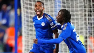 Ricardo Pereira snatches 10-man Leicester a point at Oxford