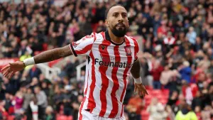 Sorba Thomas’ second-half goal earns Stoke comeback draw against Norwich